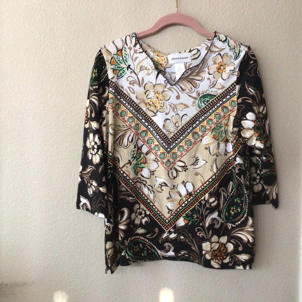 Alfred Dunner blouse. Size small. New condition.